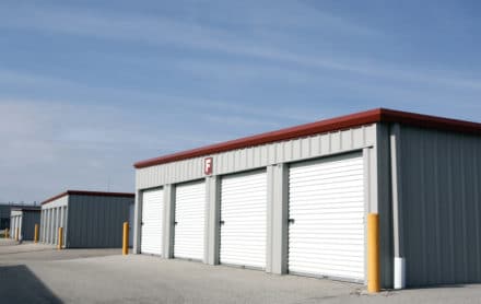 Pros and Cons of Renting a Garage for Storage